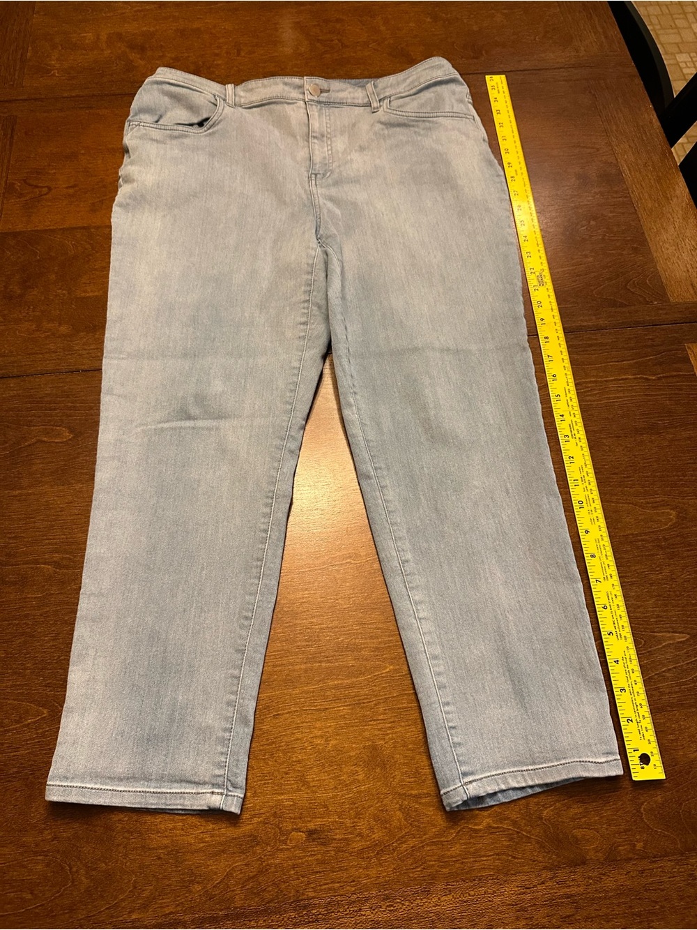 Chico's Light Blue Cropped Stretch Jeans
